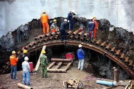 柳州隧道钢花管支护案例